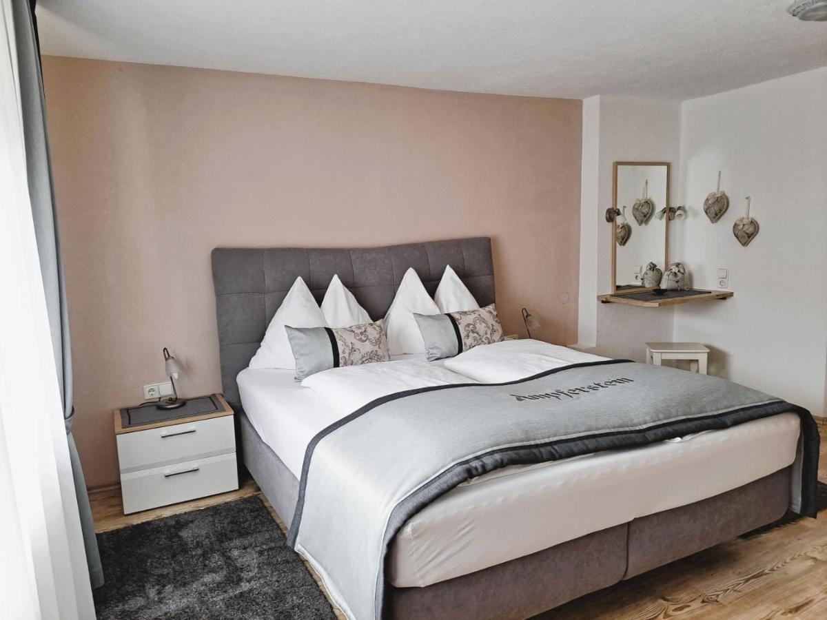 Edith Apartment
